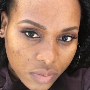 Meet your Posher, Amaya